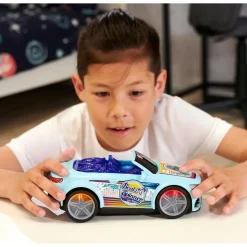 Coche de juguete con luces intermitentes, música y giros, incluye pilas ㅤ