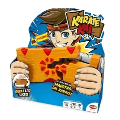 Karate Kai rompe el tablero