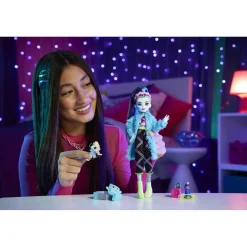 Monster High - Frankie Stein - Creepover party