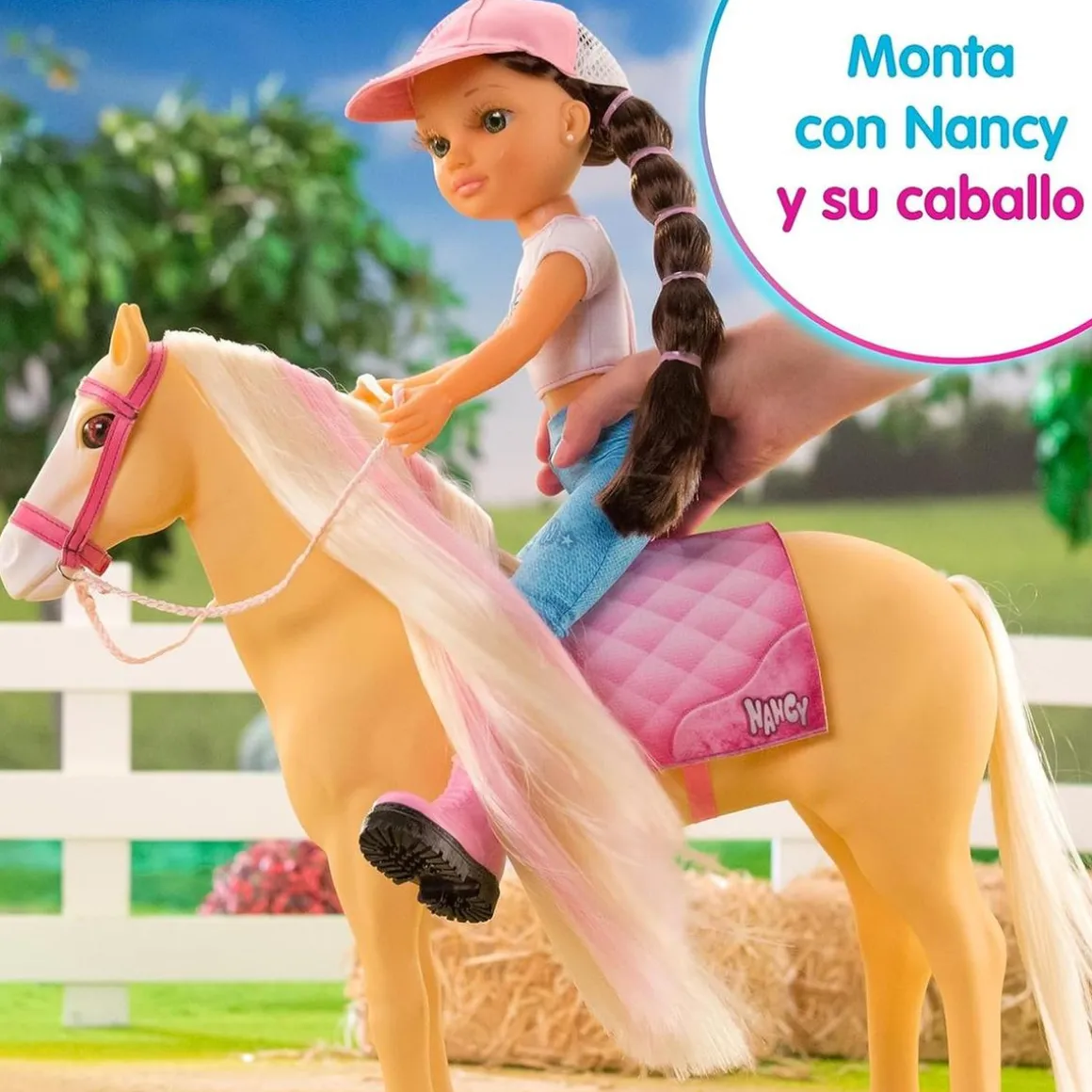 Nancy - Muñeca articulada con caballo y accesorios de cuidado ㅤ
