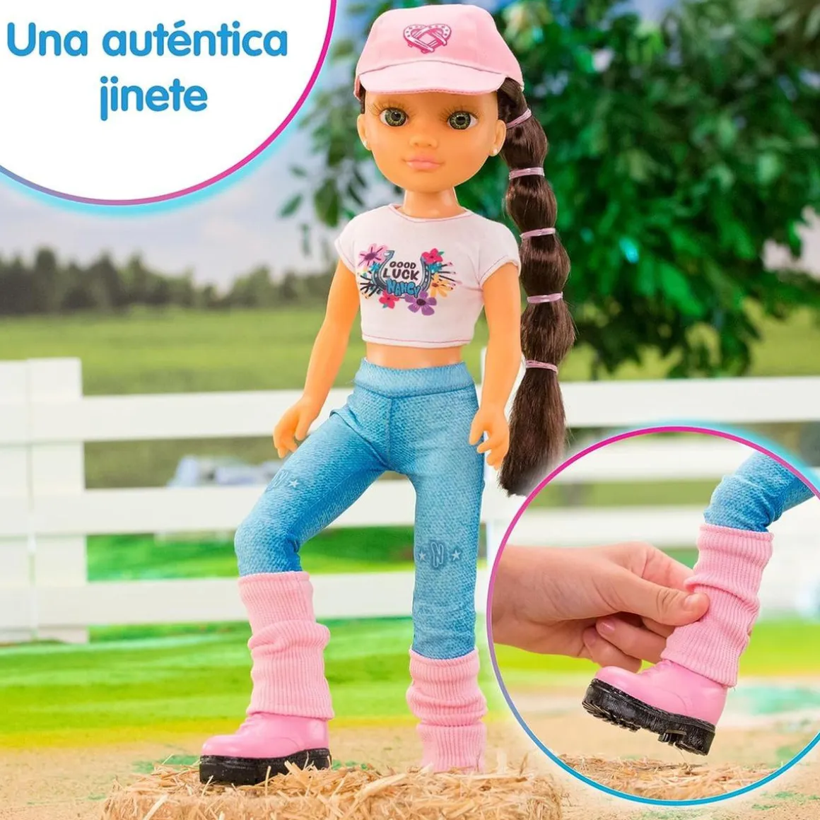 Nancy - Muñeca articulada con caballo y accesorios de cuidado ㅤ